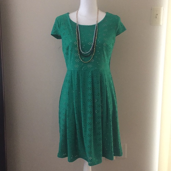 Dresses & Skirts - NWT green eyelet dress 10